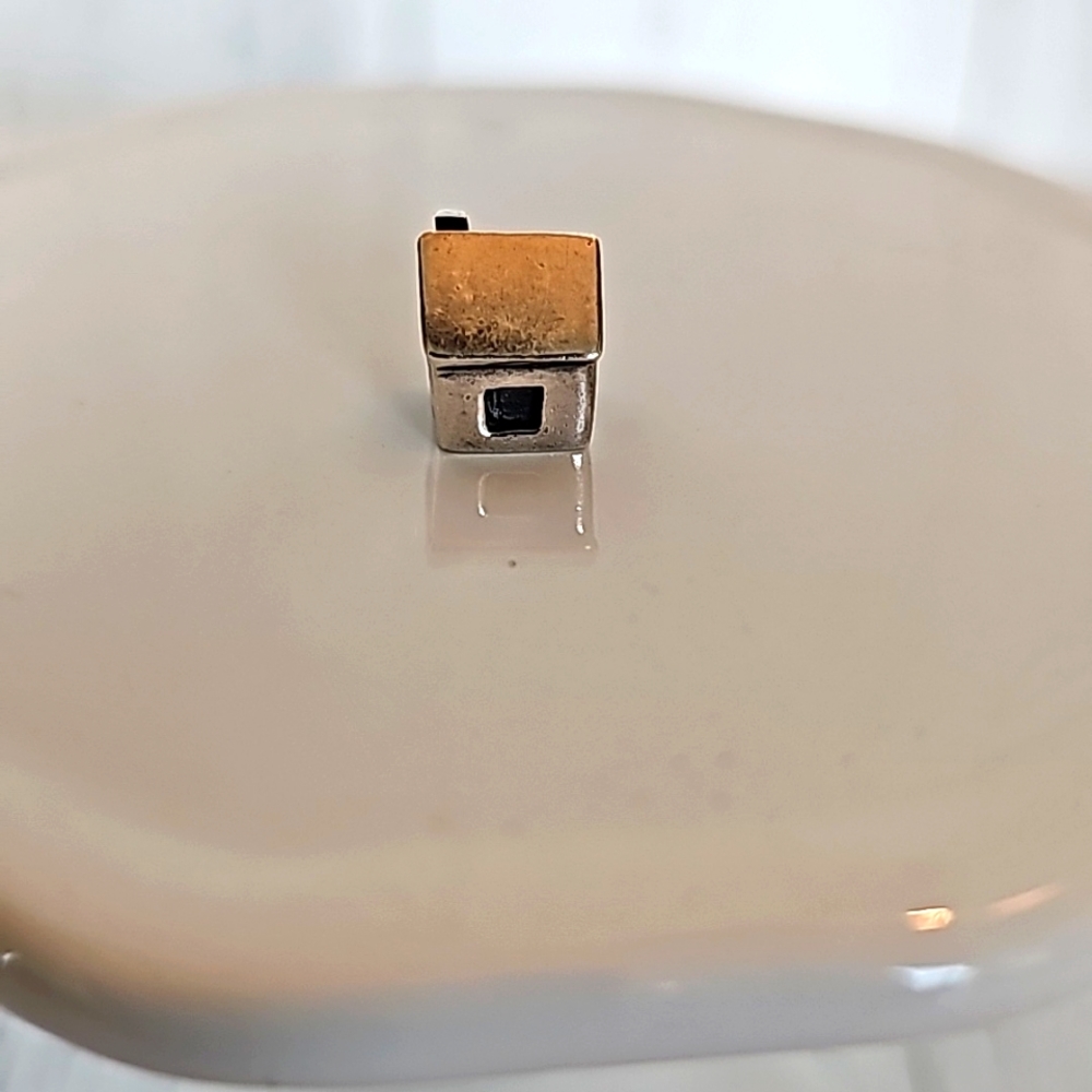 PANDORA HOUSE CHARM